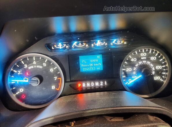 1FTEX1CB2JFE11015 2018 FORD F150 Red Вид задніх сидінь