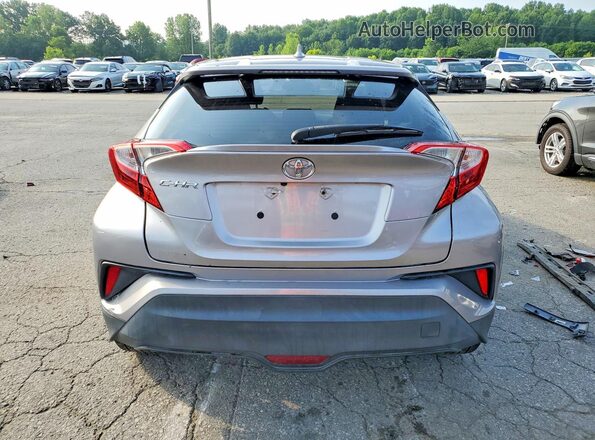 NMTKHMBX9JR056647 2018 TOYOTA C-HR Silver Вид салону спереду