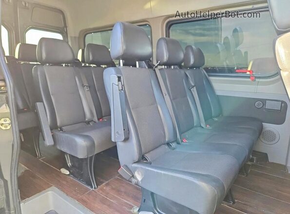 8BRPE7CD5JE158134 2018 MERCEDES-BENZ SPRINTER Gray Widok wnętrza z przodu
