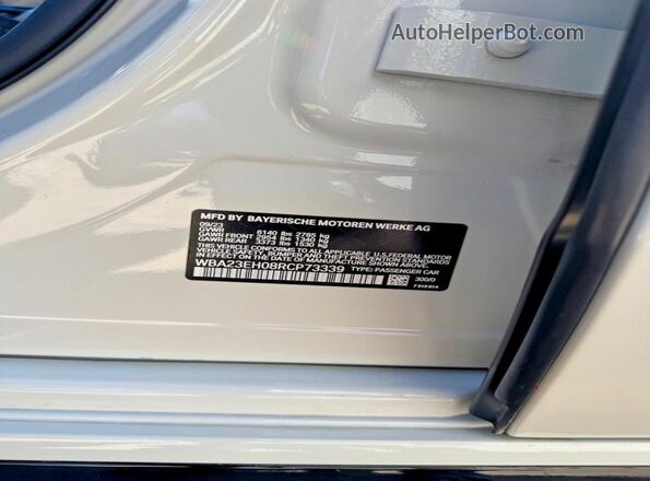 WBA23EH08RCP73339 2024 BMW 7 SERIES White Vista interior trasera