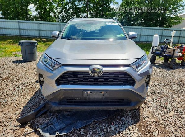 2T3P1RFV0KW058658 2019 TOYOTA RAV4 Silver Front view
