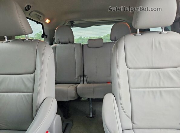 5TDDK3DC7GS145495 2016 TOYOTA SIENNA Red Սալոնի հետևի տեսք