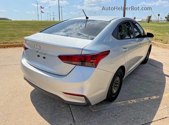 3KPC24A3XKE045092 2019 HYUNDAI ACCENT Silver Front view