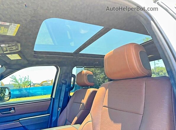 5TFMA5DB1SX239431 2025 TOYOTA TUNDRA White Widok komory silnika