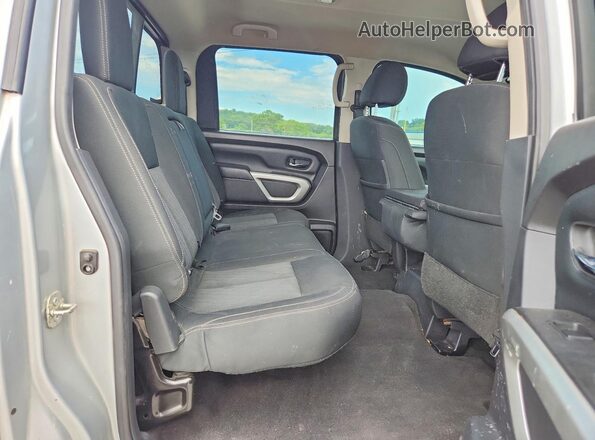 1N6BA1F33HN568820 2017 NISSAN TITAN Silver Սալոնի հետևի տեսք