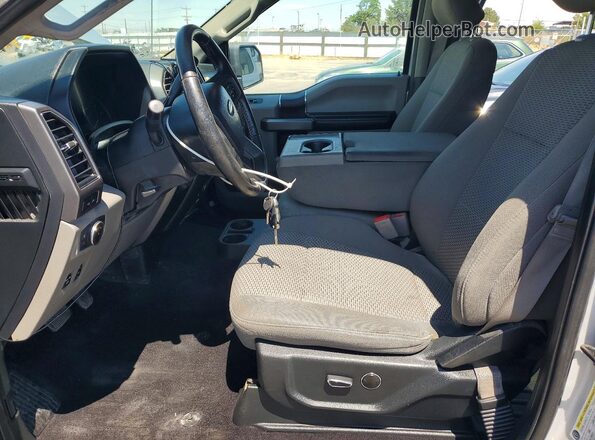 1FTFW1E50JKF63543 2018 FORD F150 Silver Widok deski rozdzielczej
