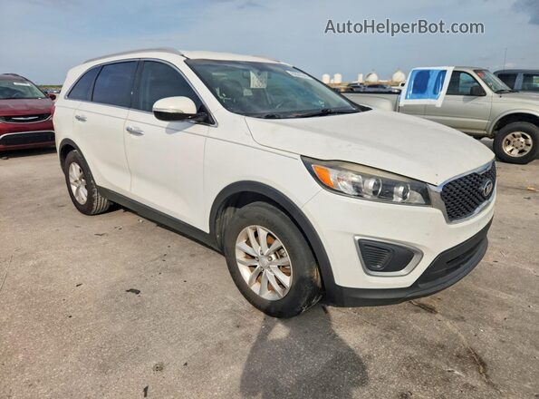5XYPG4A3XHG321947 2017 KIA SORENTO White Widok z przodu