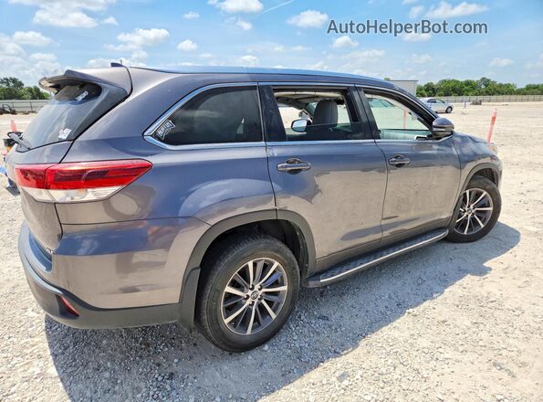 5TDKZRFHXJS549736 2018 TOYOTA HIGHLANDER Gray Front right