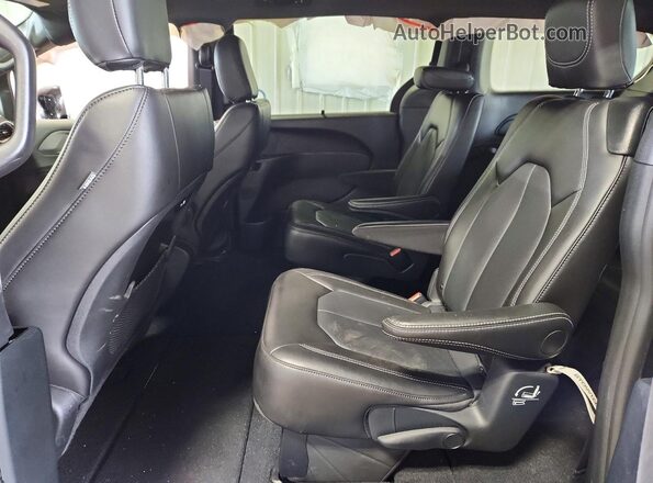 2C4RC1BGXTR167488 2026 CHRYSLER PACIFICA Black Вид підкапотного простору