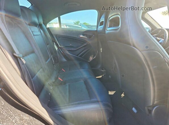 WDDSJ4EB8HN415532 2017 MERCEDES-BENZ CLA-CLASS Черный Вид задней части салона