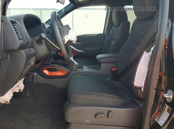 1N6ED1EK8PN654622 2023 NISSAN FRONTIER Black Առջևի վահանակի տեսք