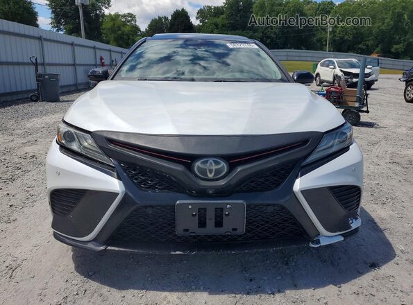 4T1B61HK8KU180239 2019 TOYOTA CAMRY White უკანა ხედი