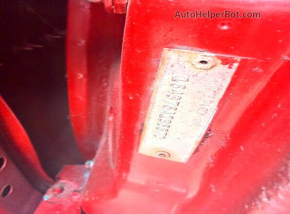 164376A136670 1966 CHEVROLET IMPALA Red Widok wnętrza z tyłu