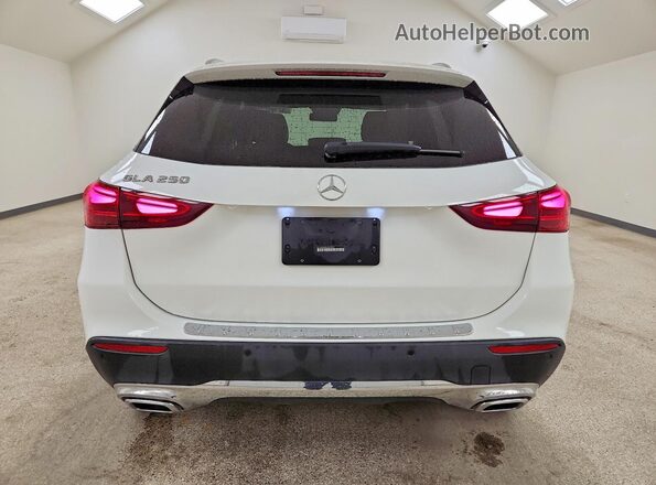 W1N4N4GB6SJ639071 2025 MERCEDES-BENZ GLA Белый Вид салона спереди