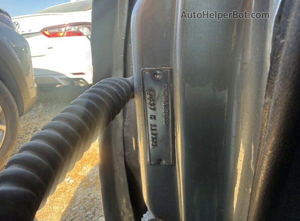 45837H117321 1964 CHEVROLET UK Silver Vista del compartimento del motor