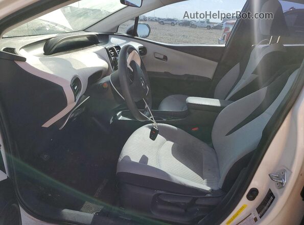 JTDKBRFU8H3032271 2017 TOYOTA PRIUS White Вид панелі приладів
