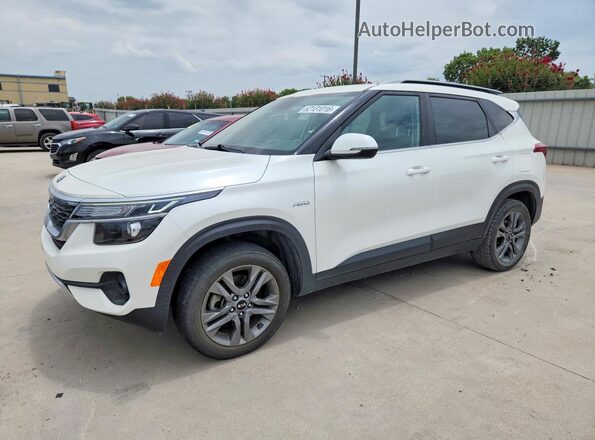 KNDEUCAA1M7043259 2021 KIA SELTOS Белый Задняя левая четверть