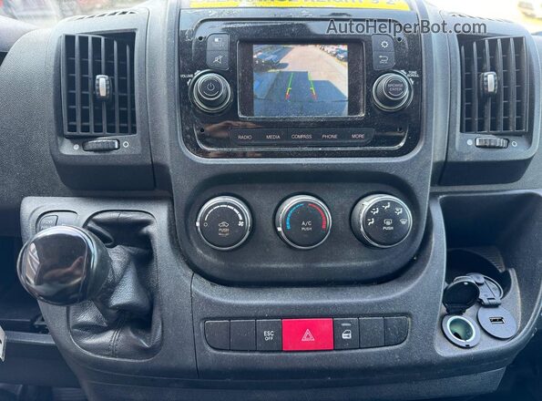 3C6TRVDGXKE518108 2019 RAM PROMASTER Gray Vista de los asientos traseros