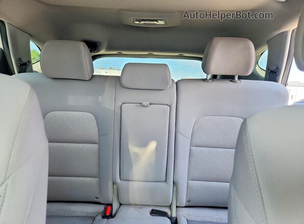 KM8J3CA42HU324615 2017 HYUNDAI TUCSON Белый Вид задней части салона