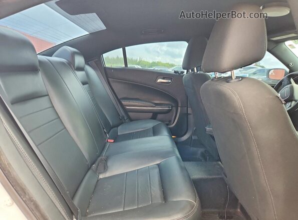 2C3CDXATXHH544083 2017 DODGE CHARGER Белый Вид задней части салона
