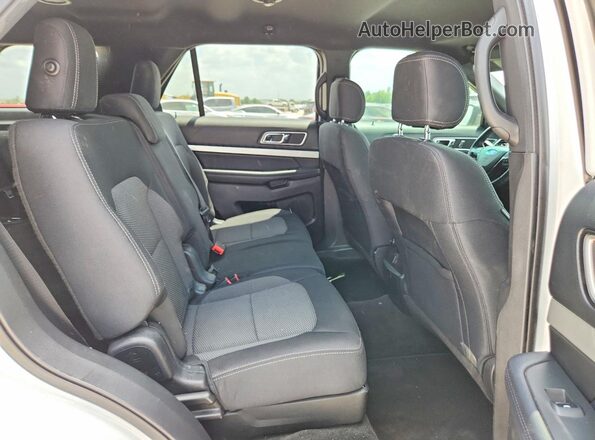 1FM5K7DH6HGB30341 2017 FORD EXPLORER White Vista del compartimento del motor