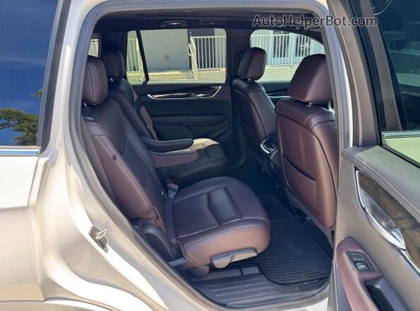 1GYKPCRS4MZ181724 2021 CADILLAC XT6 White Շարժիչի բաժամունքի տեսք