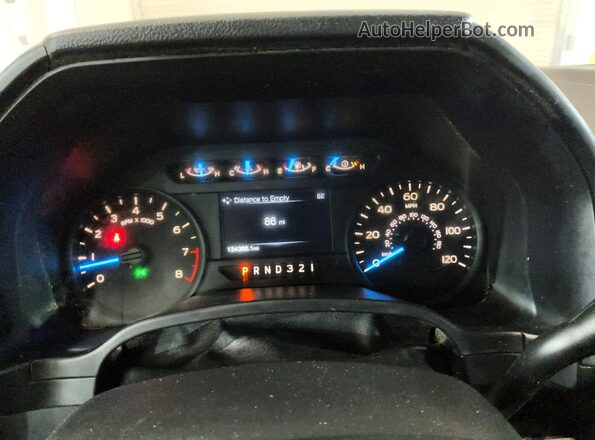 1FTMF1C85HKD20339 2017 FORD F150 White Widok tylnych siedzeń
