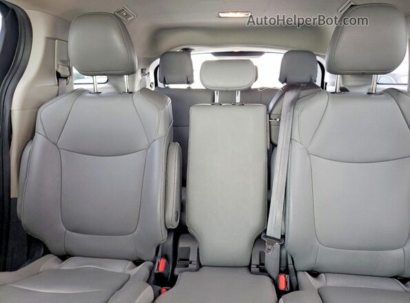 5TDJRKEC7RS217788 2024 TOYOTA SIENNA Silver Vista interior trasera