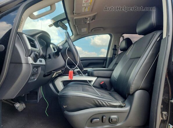 1N6BA1F41JN533840 2018 NISSAN TITAN Black Առջևի վահանակի տեսք