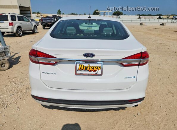 3FA6P0UU3JR141834 2018 FORD FUSION Белый Вид салона спереди