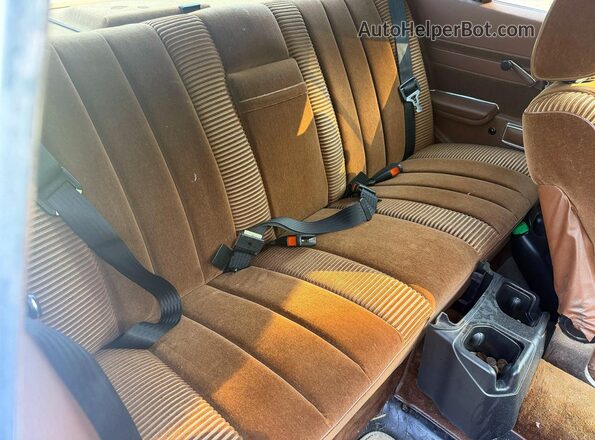 10702212007398 1979 MERCEDES-BENZ 280 Белый Вид салона спереди