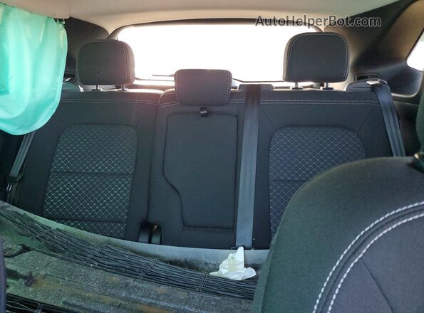 1FMCU9GN5RUB50369 2024 FORD ESCAPE Silver Widok wnętrza z tyłu