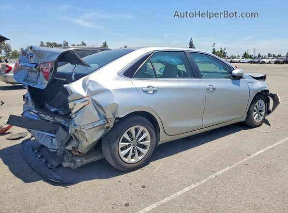 4T1BD1FK1HU213518 2017 TOYOTA CAMRY Серебряный Передняя правая четверть