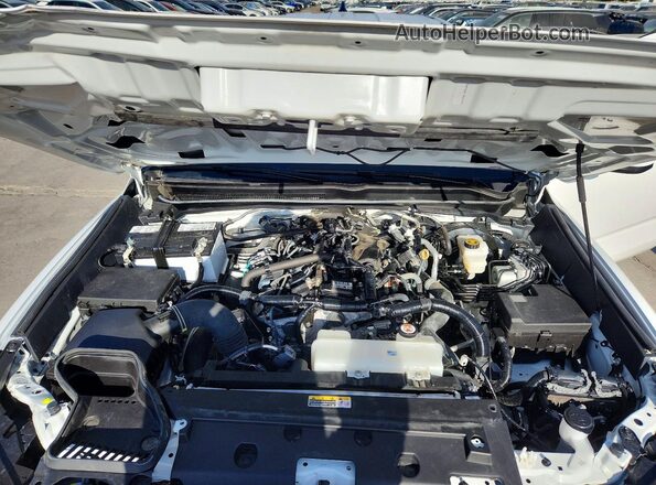 3TYJBAFN0ST017036 2025 TOYOTA TACOMA White ძრავის განყოფილების ხედი