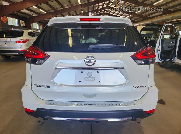 5N1AT2MV4HC817667 2017 NISSAN ROGUE White Սալոնի դիմացի տեսք