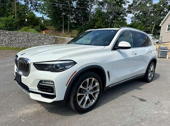 5UXCR6C00L9B84696 2020 BMW X5 White Rear left