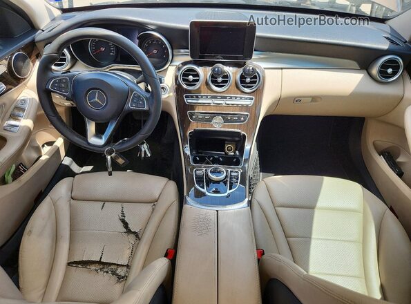 55SWF4JB2HU198799 2017 MERCEDES-BENZ C Tan Vista del cuadro de instrumentos