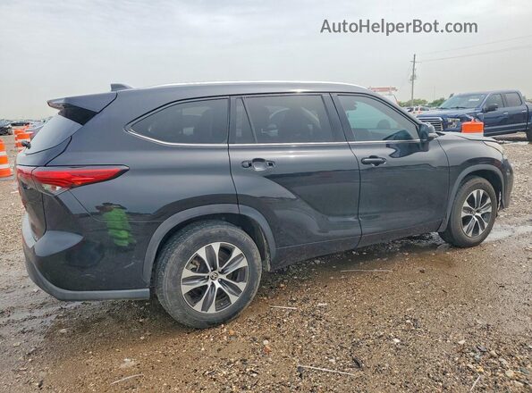 5TDGZRAH1MS039907 2021 TOYOTA HIGHLANDER Черный Передняя правая четверть