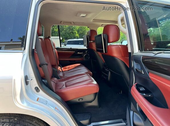 JTJHY7AX3K4292851 2019 LEXUS LX570 Белый Вид панели приборов