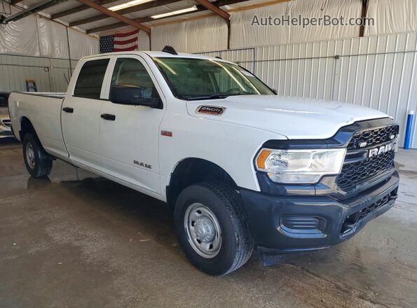 3C6UR5HJ7LG118006 2020 RAM 2500 White Widok z przodu