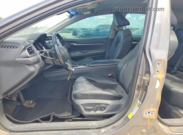 4T1G11AK8LU306499 2020 TOYOTA CAMRY Gray Vista del salpicadero
