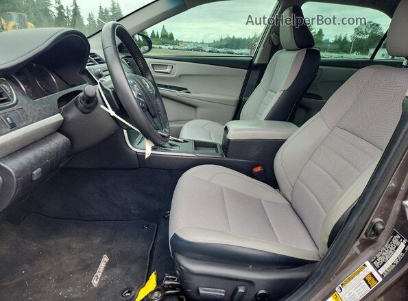 4T1BF1FK1HU767412 2017 TOYOTA CAMRY Серый Вид панели приборов