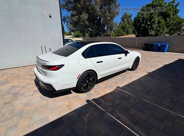 WBA23EH08RCP73339 2024 BMW 7 SERIES White Vista frontal