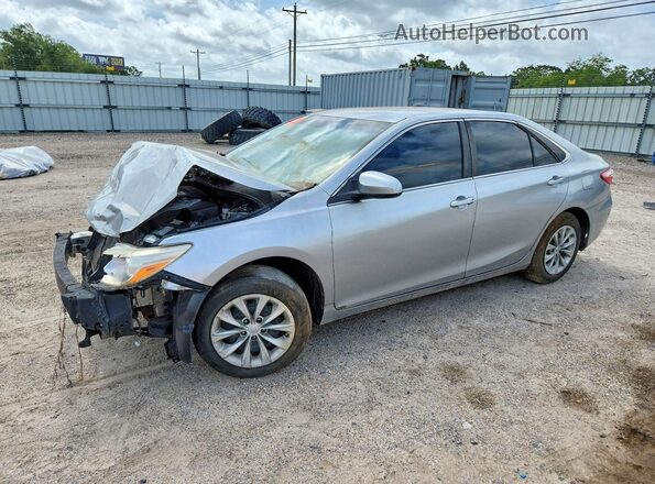 4T1BF1FK9HU384866 2017 TOYOTA CAMRY Серебряный Задняя левая четверть