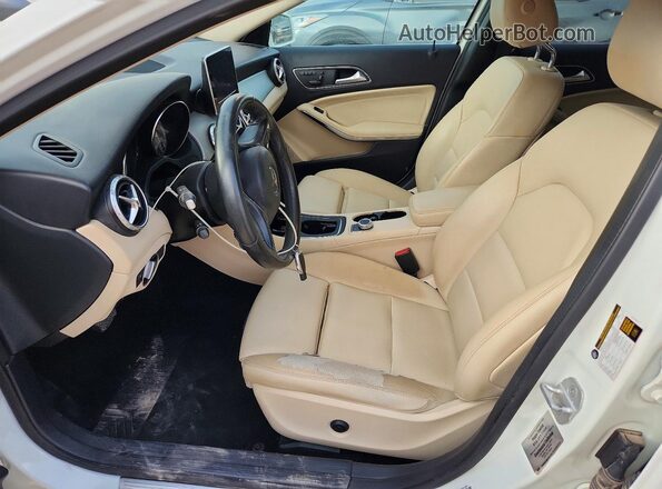 WDCTG4EB9HJ336062 2017 MERCEDES-BENZ GLA-CLASS White Dashboard view
