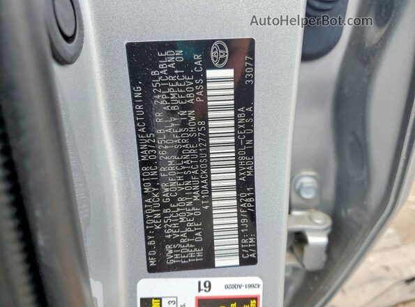 4T1DAACK0SU127758 2025 TOYOTA CAMRY Silver VIN կոդի պիտակի տեսք