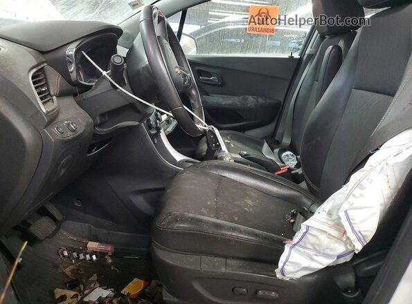 KL7CJLSB6MB327925 2021 CHEVROLET TRAX White Vista del salpicadero