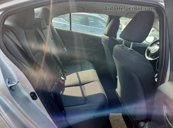5YFB4MDE7TP406703 2026 TOYOTA COROLLA Silver Widok wnętrza z tyłu