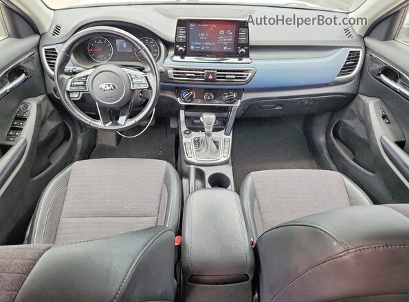KNDEUCAA1M7043259 2021 KIA SELTOS Белый Вид щитка приборов