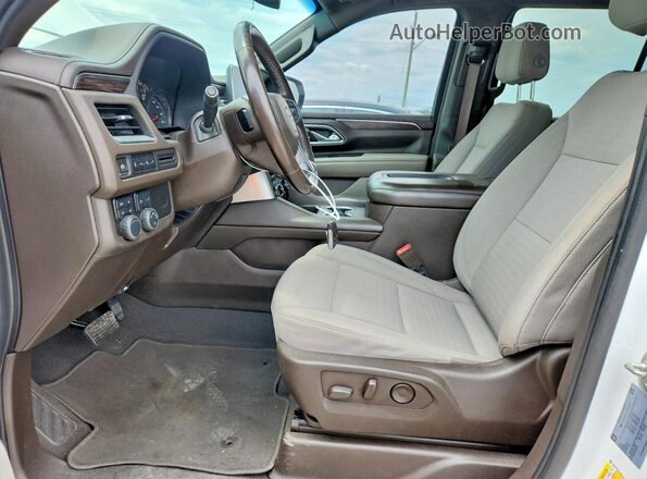 1GNSKMKDXMR165105 2021 CHEVROLET TAHOE Белый Вид панели приборов